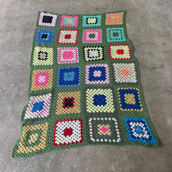 Vintage Granny Square Green Cottagecore Grandmacore Crochet Quilt Lap Blanket - Picture 1 of 4